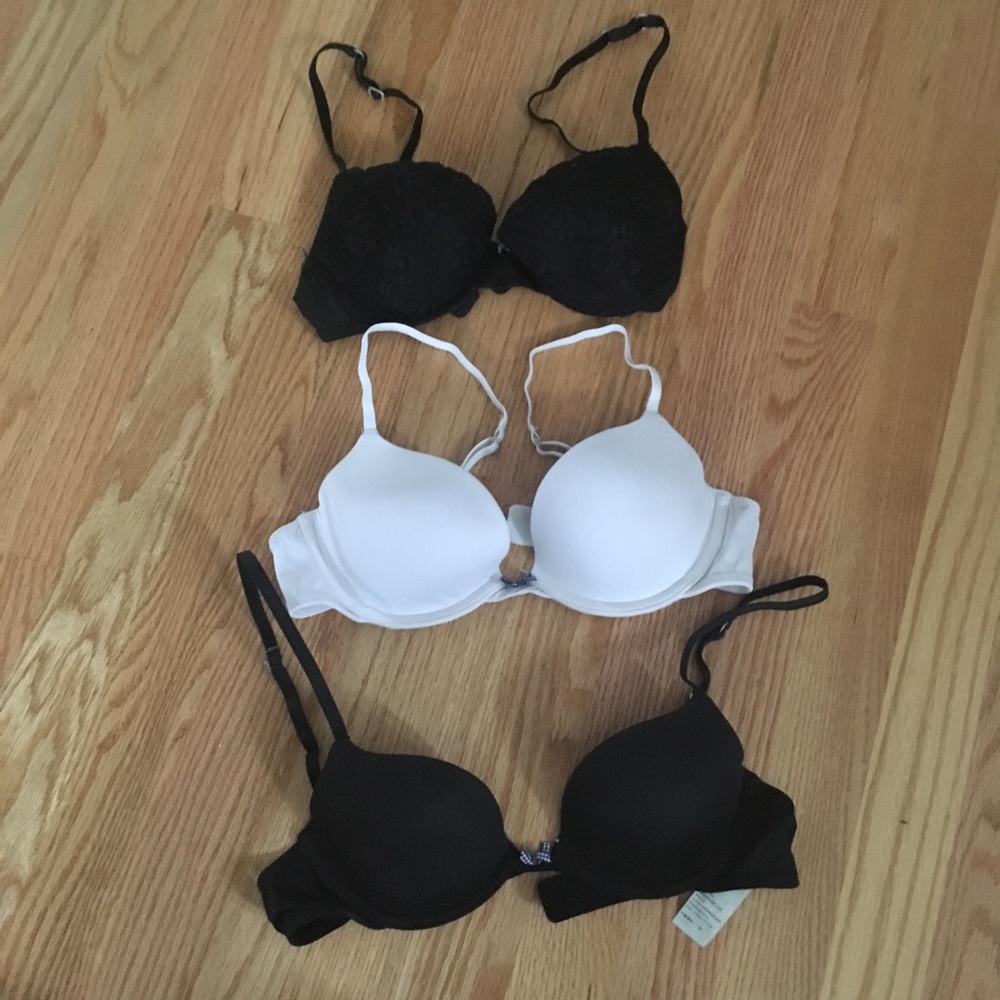 Gilly Hicks Bundle
